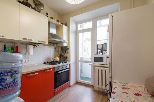 3-к квартира, 4/5 эт., 64м²