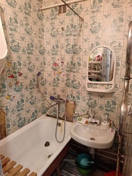 3-к квартира, 5/5 эт., 63м²
