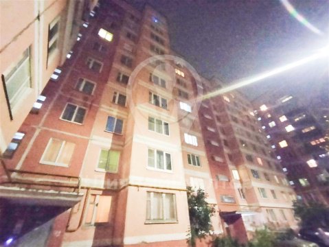 3-к квартира, 1/10 эт., 72м²