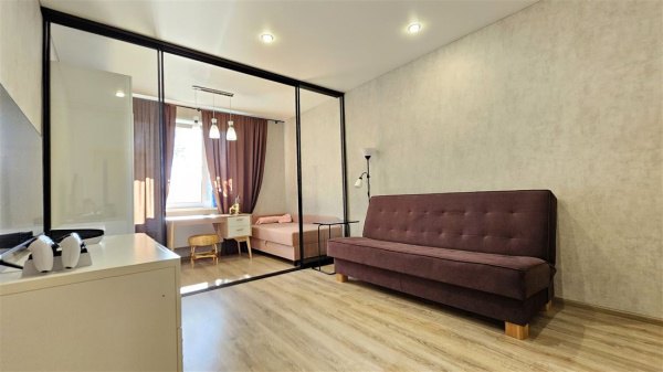 1-к квартира, 1/6 эт., 42м²