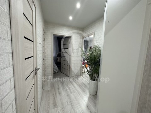 3-к квартира, 5/5 эт., 60м²