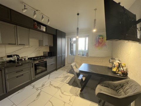 3-к квартира, 2/10 эт., 72м²