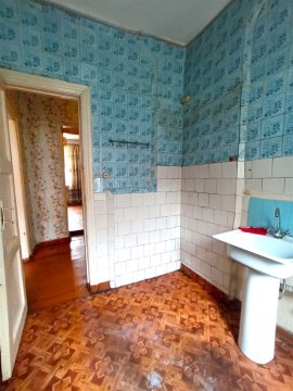 3-к квартира, 1/3 эт., 45м²