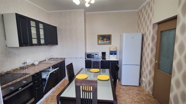 1-к квартира, 4/14 эт., 55м²