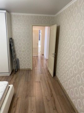 2-к квартира, 9/10 эт., 64м²