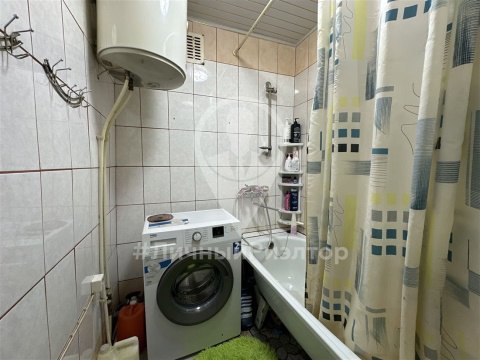 3-к квартира, 1/2 эт., 57м²