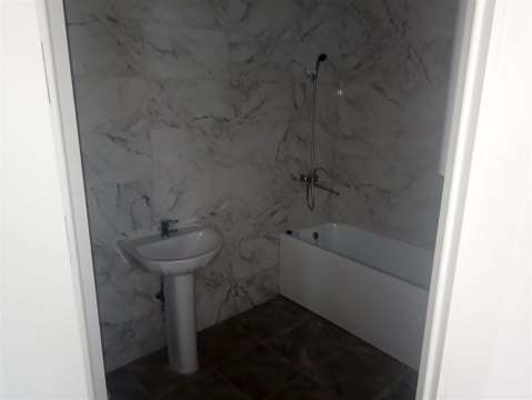 1-к квартира, 4/10 эт., 64м²