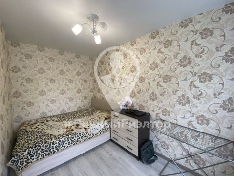 2-к квартира, 1/2 эт., 42м²