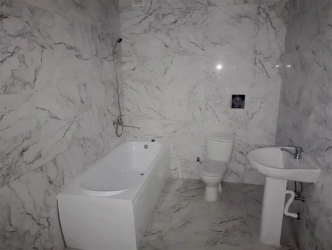 2-к квартира, 3/10 эт., 81м²