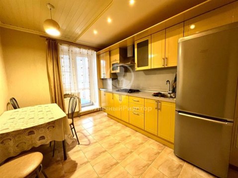 3-к квартира, 9/10 эт., 83м²