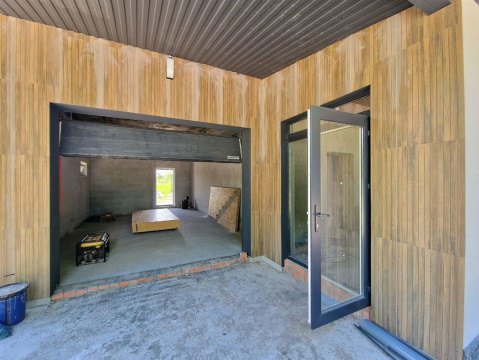 Дом 250м², участок 12 сот.