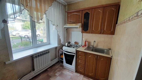3-к квартира, 1/2 эт., 57м²