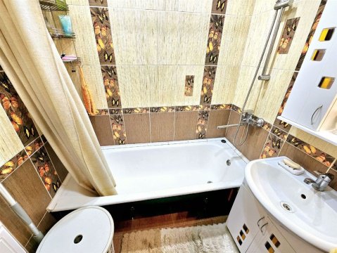 3-к квартира, 4/10 эт., 66м²
