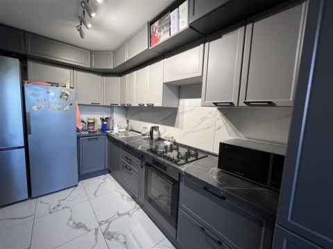 3-к квартира, 2/10 эт., 72м²