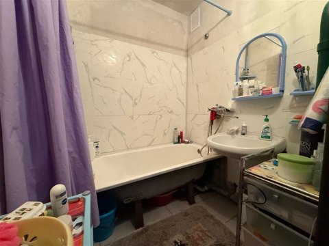 3-к квартира, 1/10 эт., 81м²