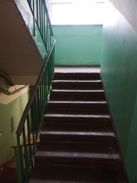 2-к квартира, 9/9 эт., 42м²