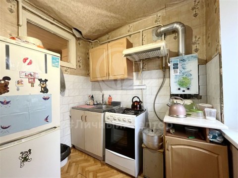 2-к квартира, 1/3 эт., 42м²