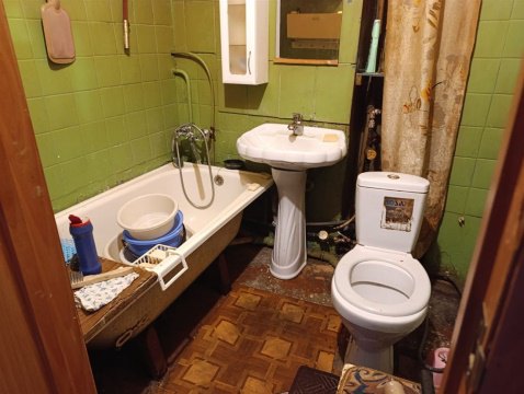 2-к квартира, 4/5 эт., 42м²