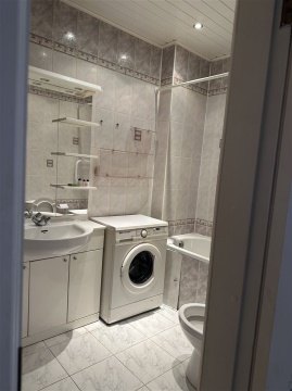 2-к квартира, 3/5 эт., 70м²