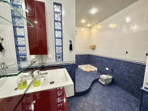 3-к квартира, 4/25 эт., 138м²