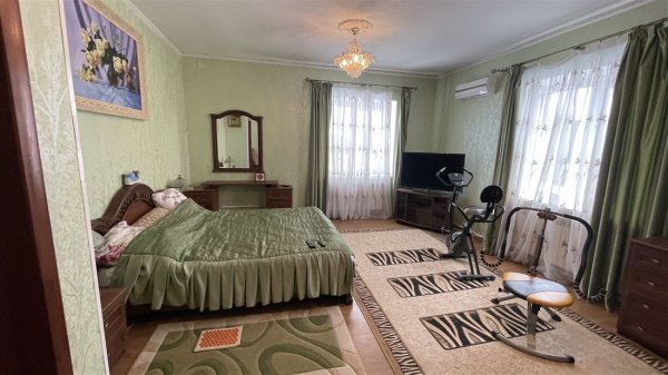 Дом 325м², участок 1 000 сот.