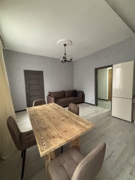 2-к квартира, 1/4 эт., 50м²