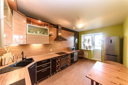 2-к квартира, 10/10 эт., 66м²
