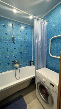 2-к квартира, 10/18 эт., 42м²