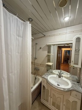 2-к квартира, 3/10 эт., 52м²