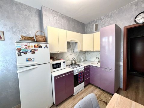 2-к квартира, 8/21 эт., 42м²