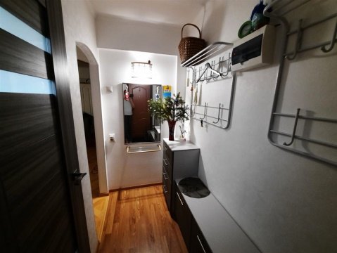 3-к квартира, 5/5 эт., 53м²