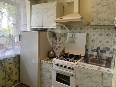 2-к квартира, 5/5 эт., 42м²