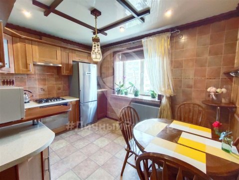 2-к квартира, 6/10 эт., 65м²