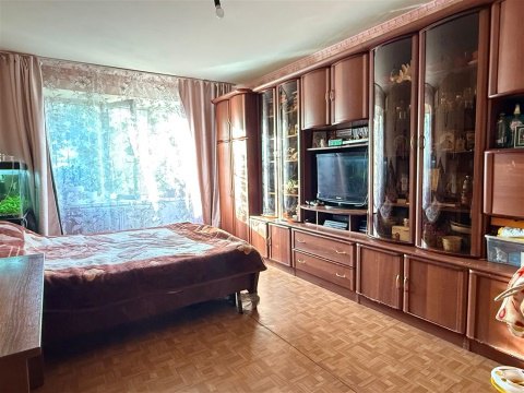 3-к квартира, 1/10 эт., 81м²