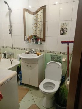 3-к квартира, 5/5 эт., 50м²