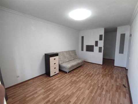 2-к квартира, 5/5 эт., 45м²