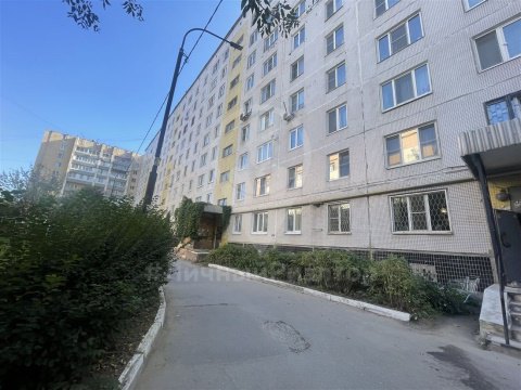 3-к квартира, 6/9 эт., 60м²