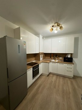 4-к квартира, 4/17 эт., 79м²