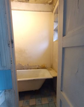 3-к квартира, 1/3 эт., 45м²