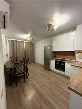 4-к квартира, 4/17 эт., 79м²
