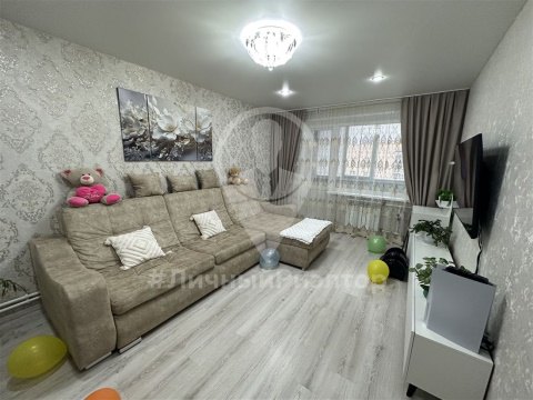 3-к квартира, 5/5 эт., 60м²