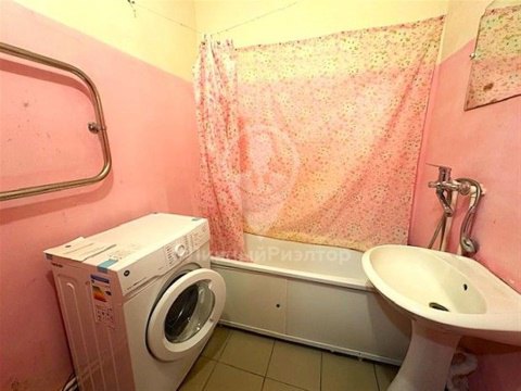 1-к квартира, 1/10 эт., 38м²