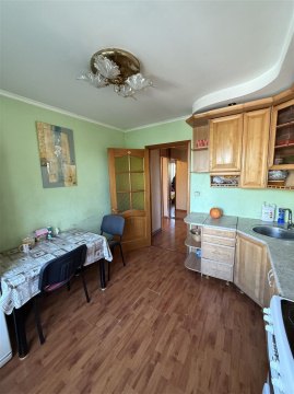 2-к квартира, 3/10 эт., 52м²