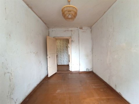 3-к квартира, 1/3 эт., 45м²