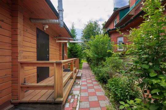 Дом 230м², участок 10,5 сот.