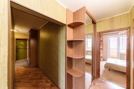 3-к квартира, 6/9 эт., 65м²