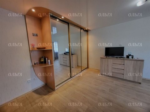 2-к квартира, 1/4 эт., 42м²