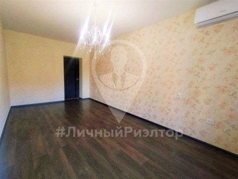 2-к квартира, 1/4 эт., 65м²