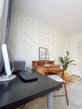 2-к квартира, 1/3 эт., 57м²