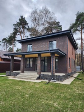 Дом 234м², участок 7 сот.